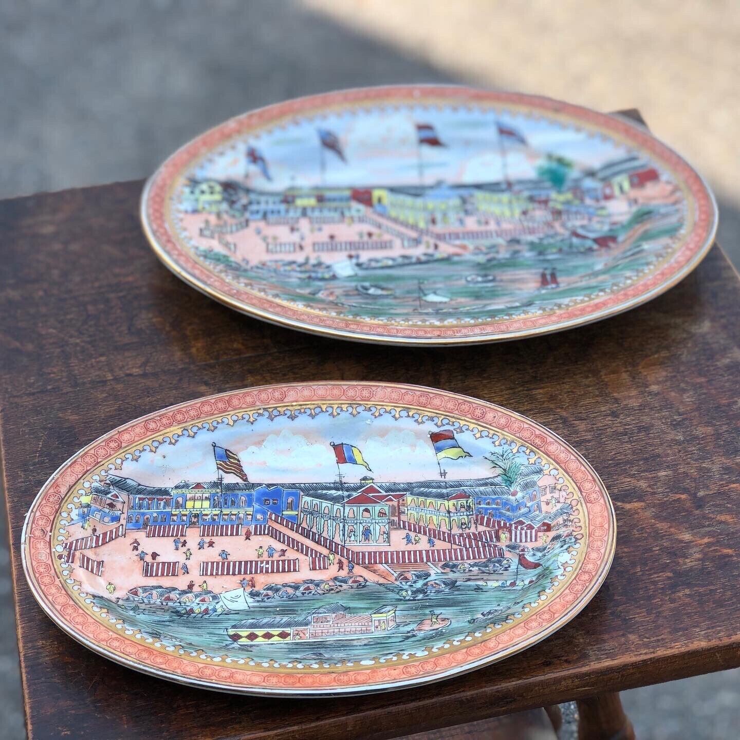 Set Of 3 Exhibition Plates And Matching Bowl.