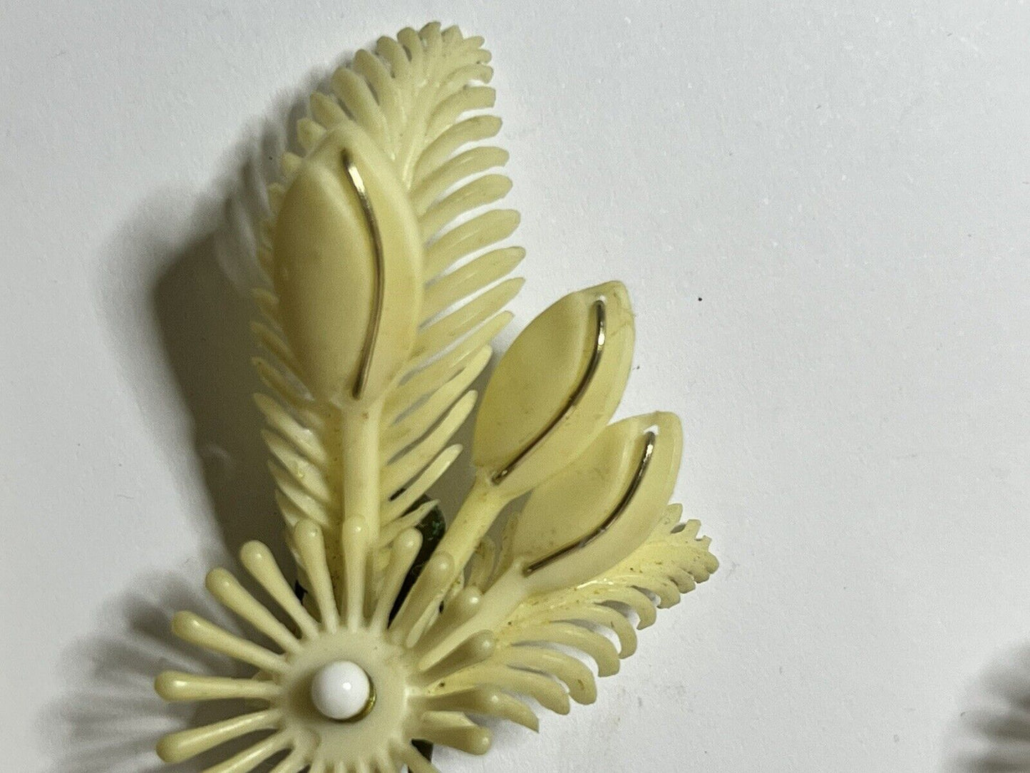 Vintage 1950s Early Plastic Feather Flower Clip On Earrings