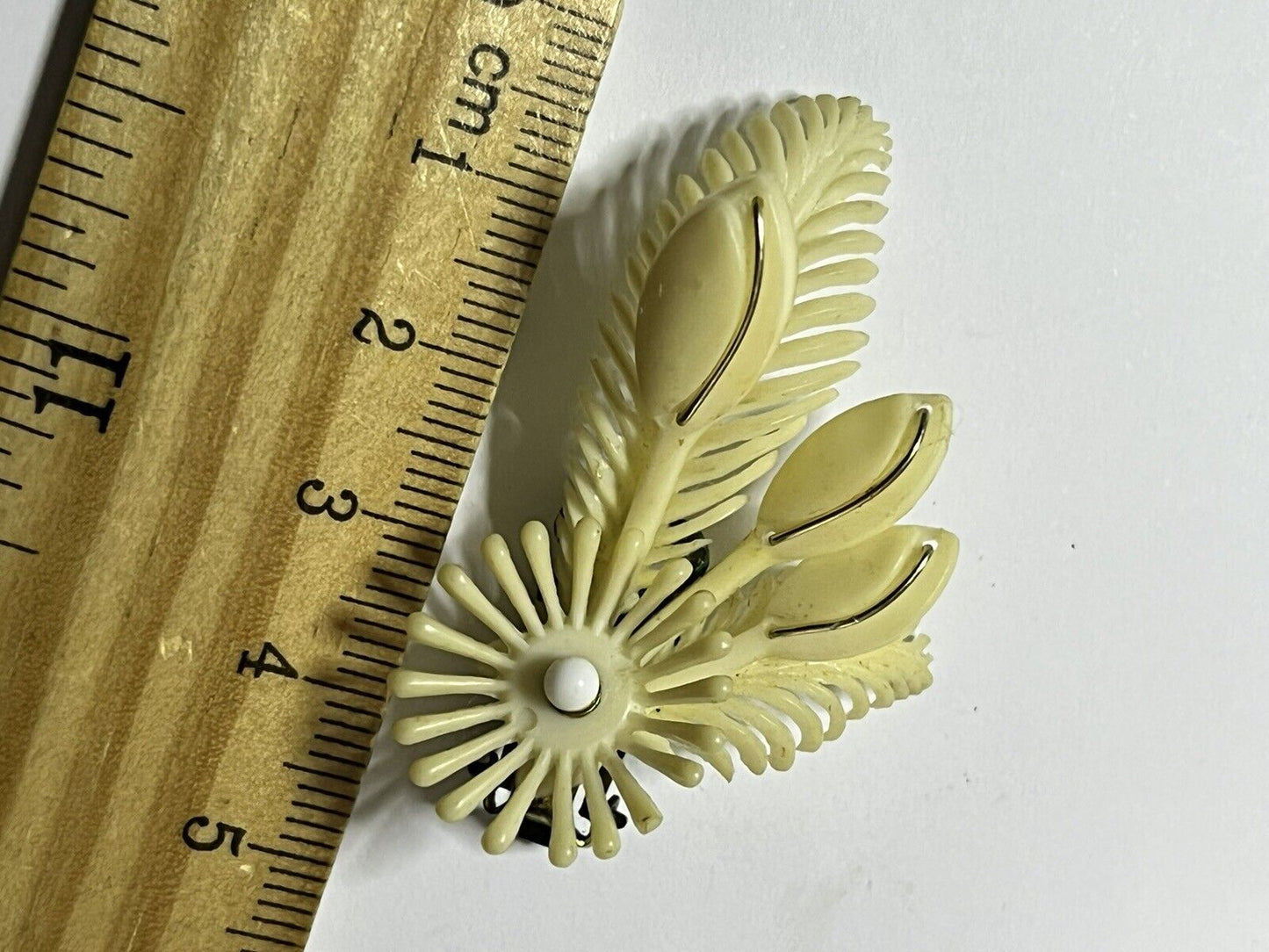 Vintage 1950s Early Plastic Feather Flower Clip On Earrings