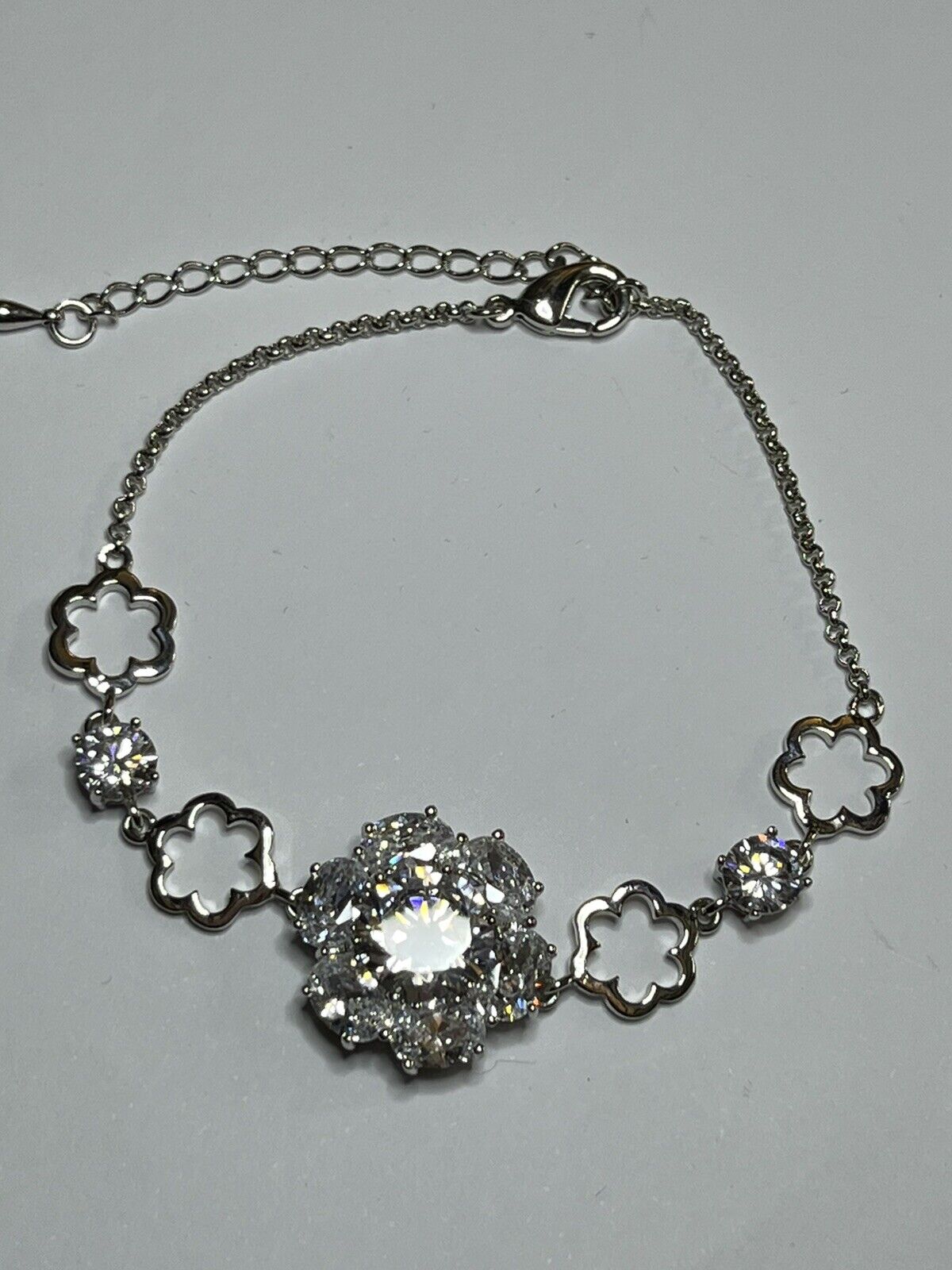 Vintage Rhodium Plated Crystal Diamanté Flowers Bracelet