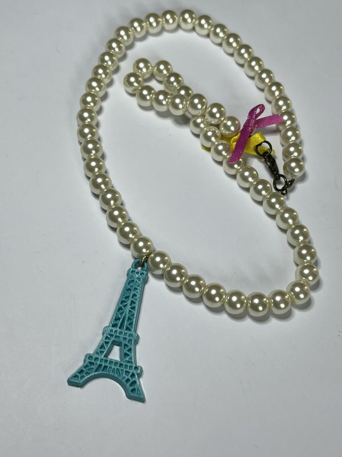 Vintage Faux Pearl Eiffel Tower Bows Necklace