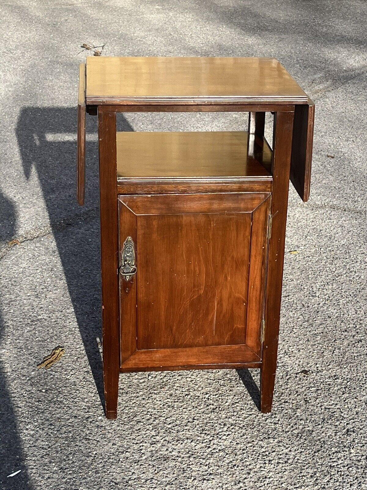 Edwardian Bedside Cabinet. In Mahogany With Fold Out Flaps