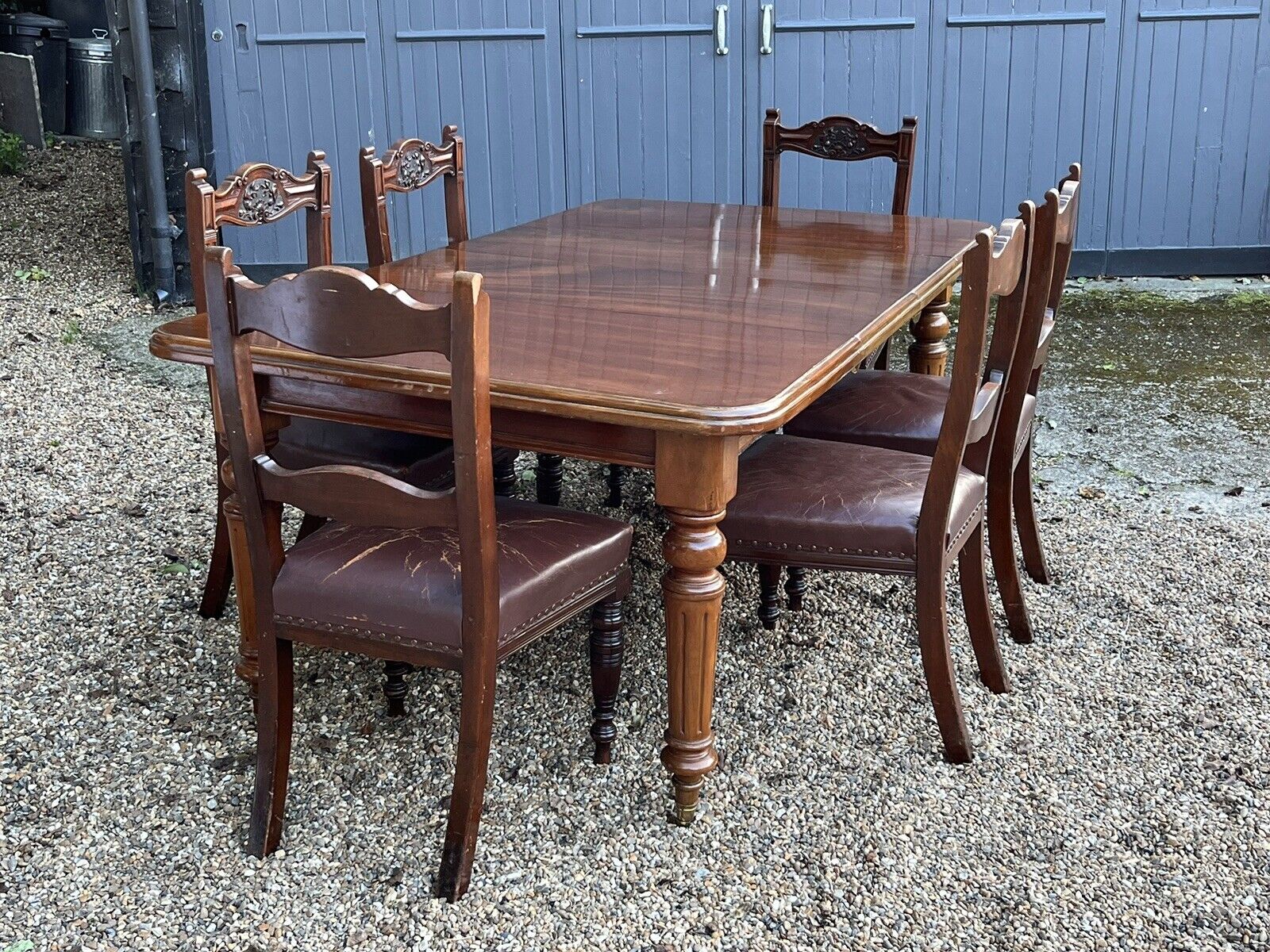 Vintage mahogany dining table deals and chairs