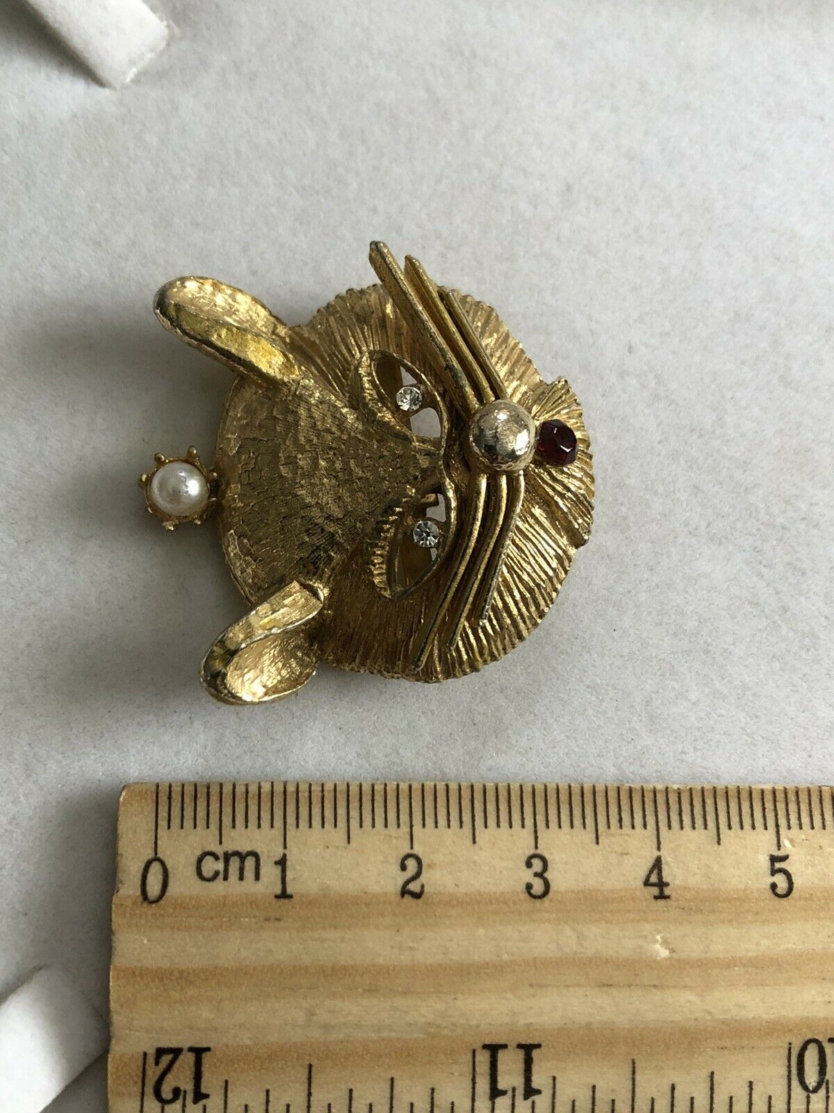 Vintage Gold Tone Diamanté Faux Pearl Cat Brooch