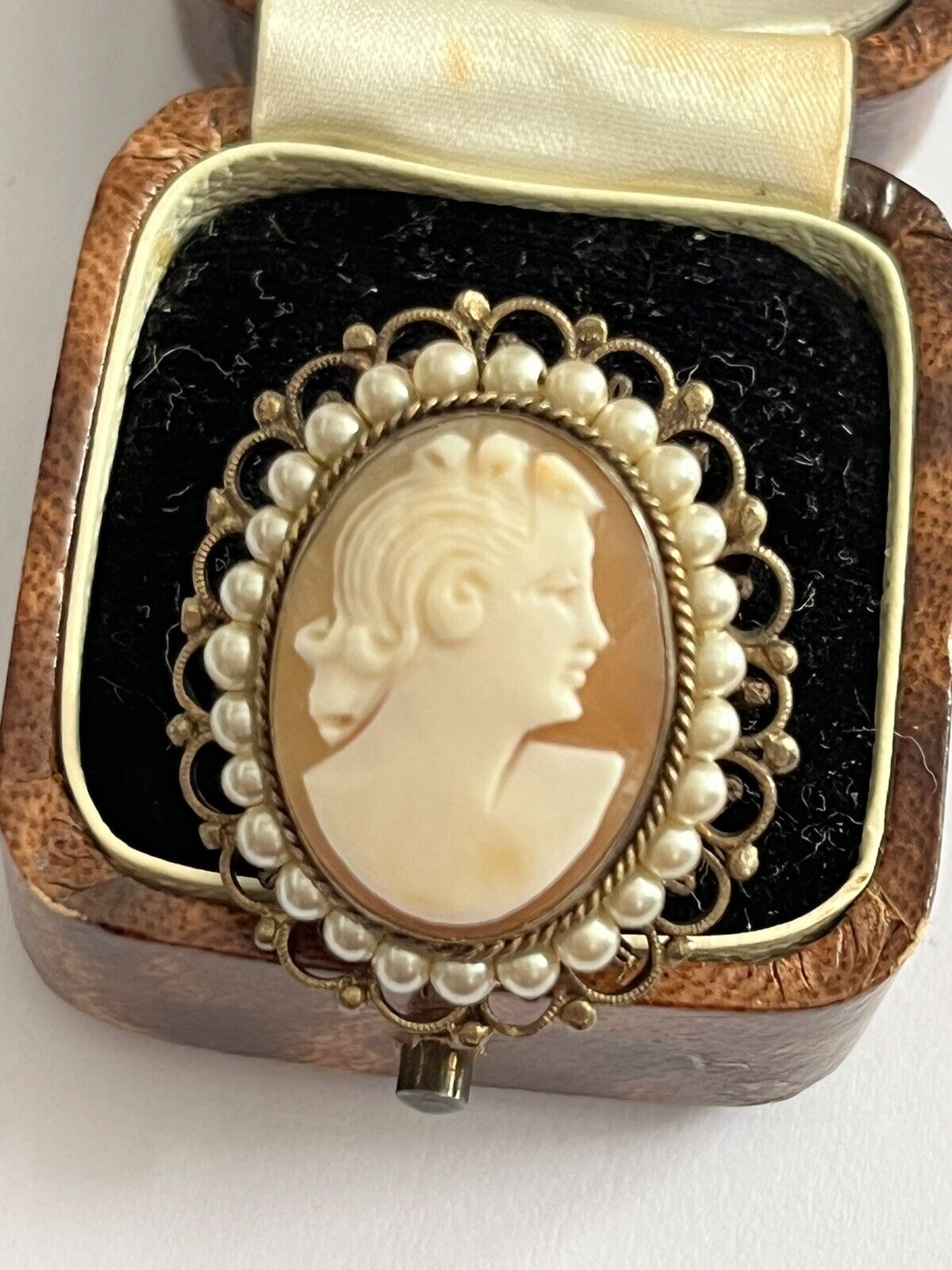 Vintage Cameo Faux Pearl Brooch