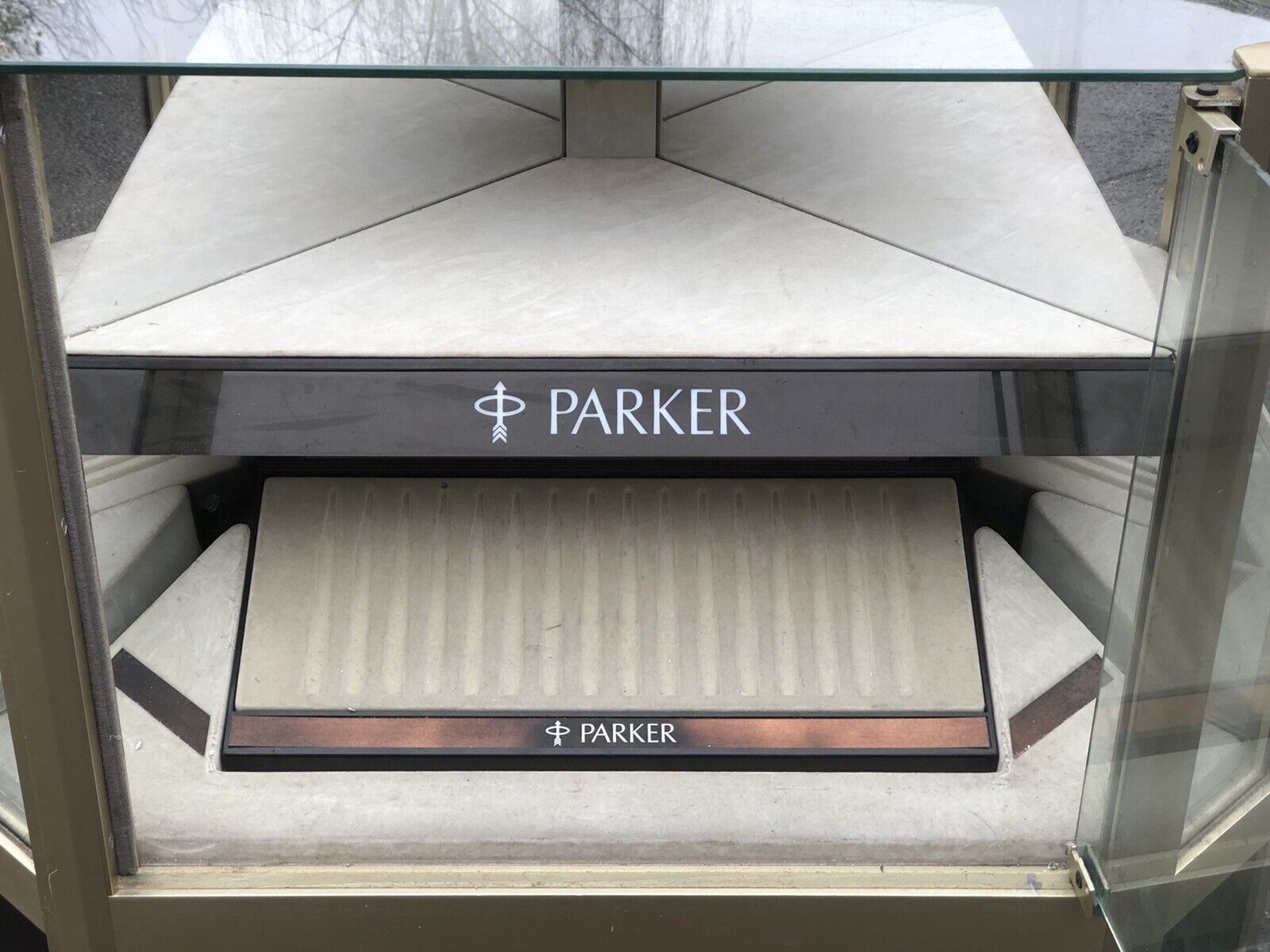 Parker display clearance cabinet